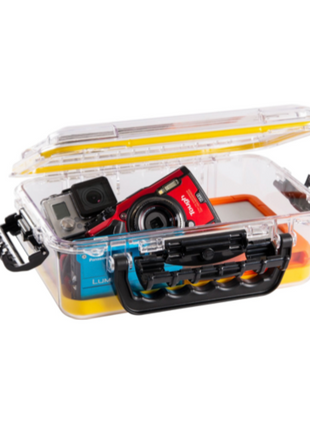 PLANO Guide Series™ Medium Waterproof Case